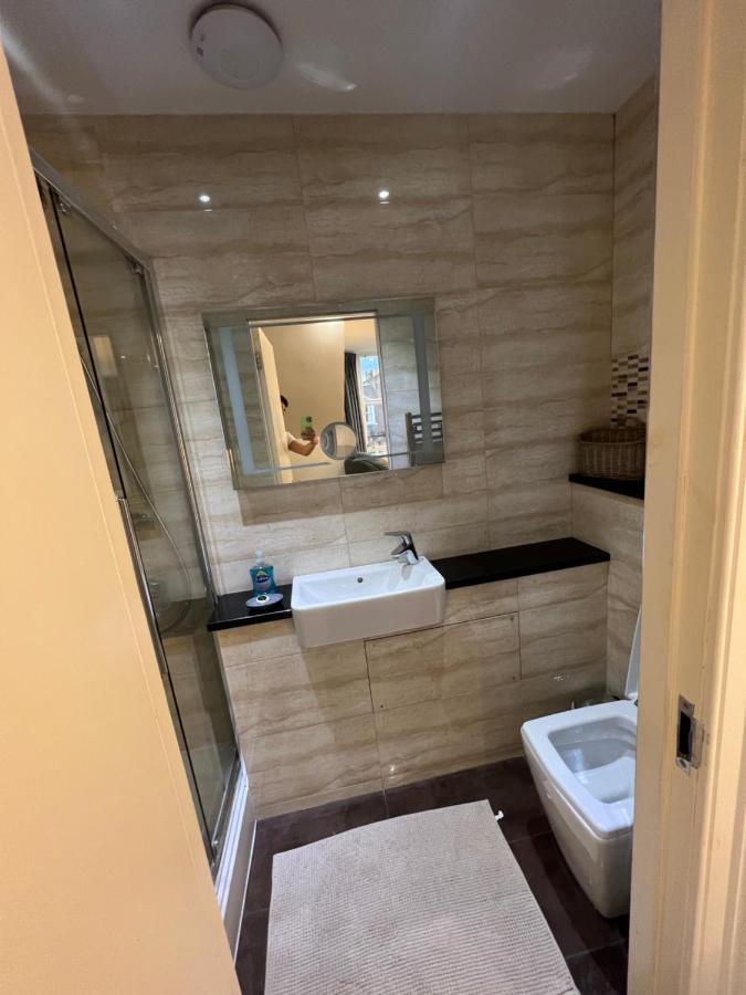 Luxury Double W/ Private Bathroom Privatunterkunft EDI